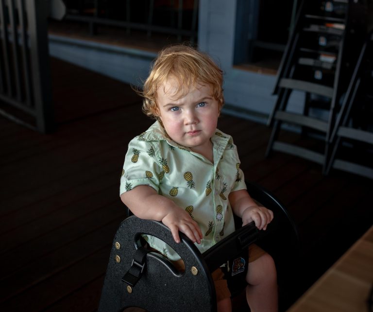 cand se fixeaza ochii la bebelusi